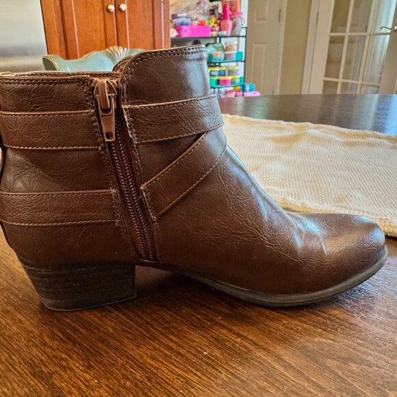 UNISA Womens Unpayta Ankle Boots Brown with Gold Trim Size 6.5 - Picture 6 of 9